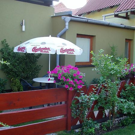 Penzion Orion Hovorany Buitenkant foto